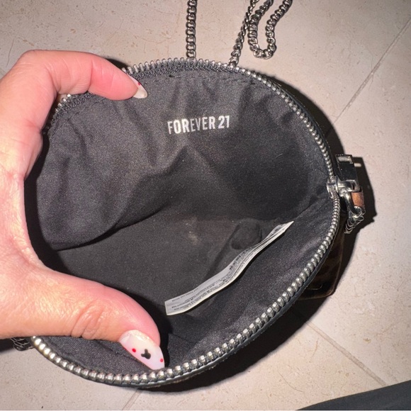 Leopard Print Chain Crossbody Bag F21 - Picture 4 of 5